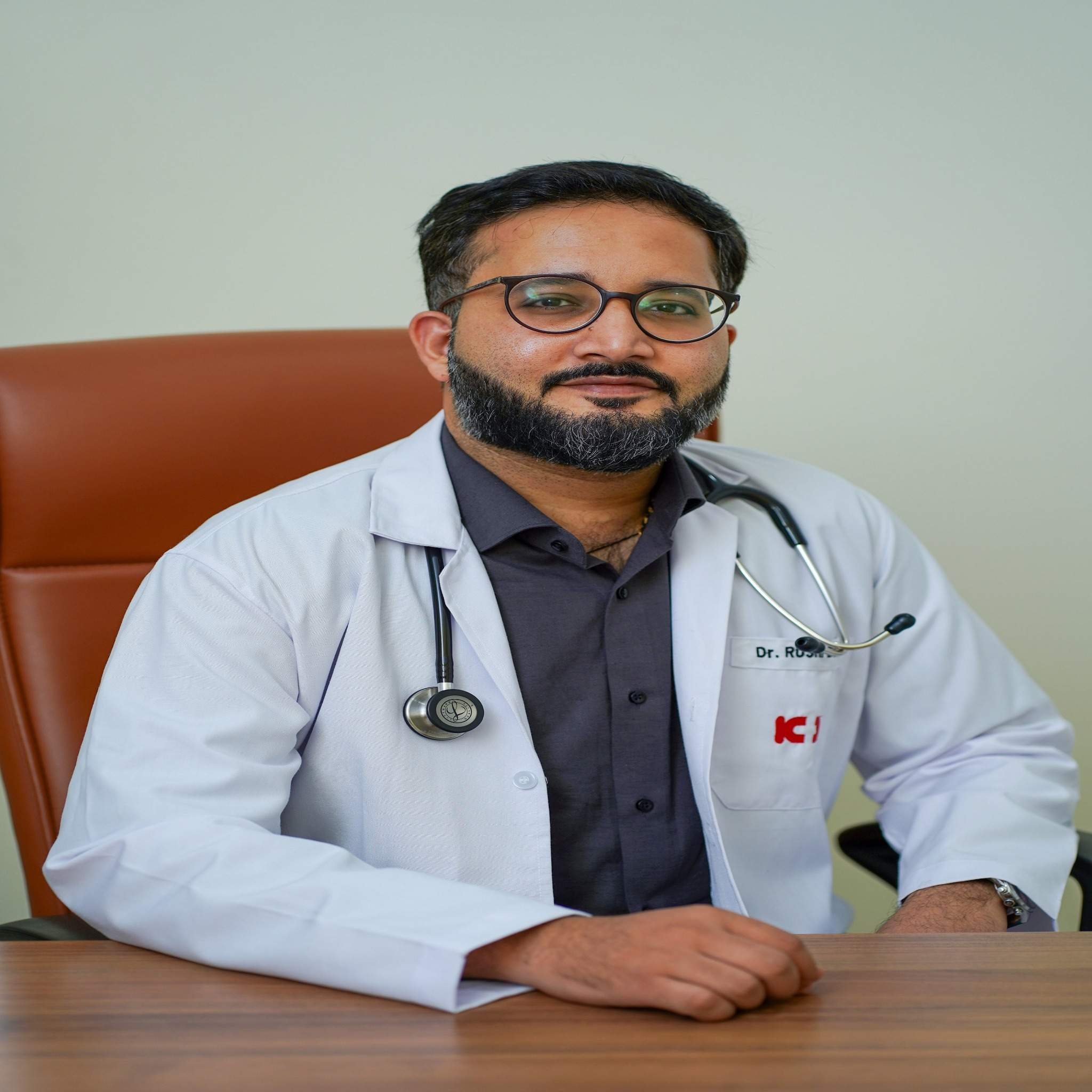 Dr. Rushi Desai - Best Pulmonologist