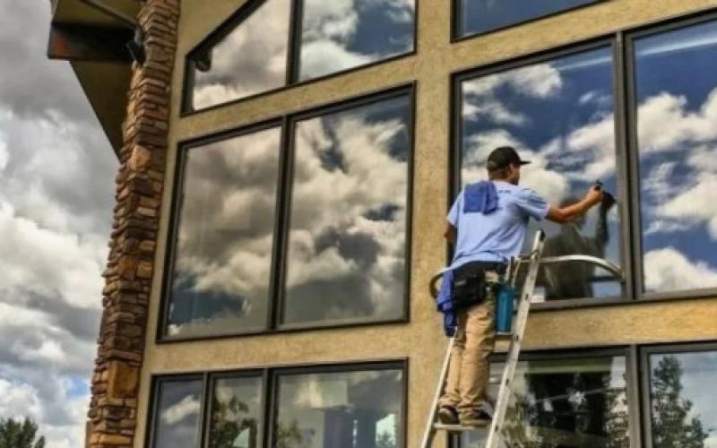 Professional Window Cleaning Services for Homes and Businesses