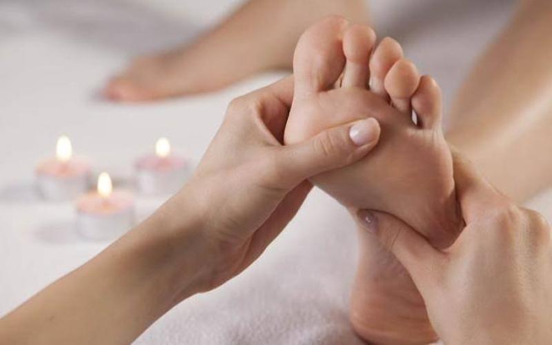 What Does Foot Massage Do to the Brain? Benefits for Relaxation Men & Wellness